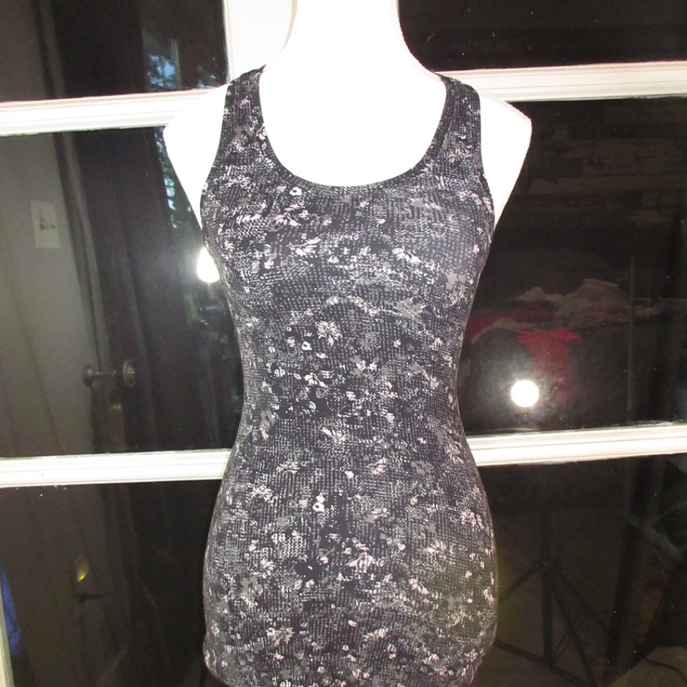 Lululemon Black and Gray Women's Tank Top